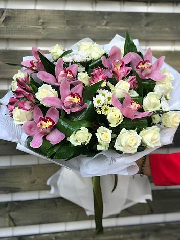 Букет цветов из: Розы и Хризантемы в Фаустово