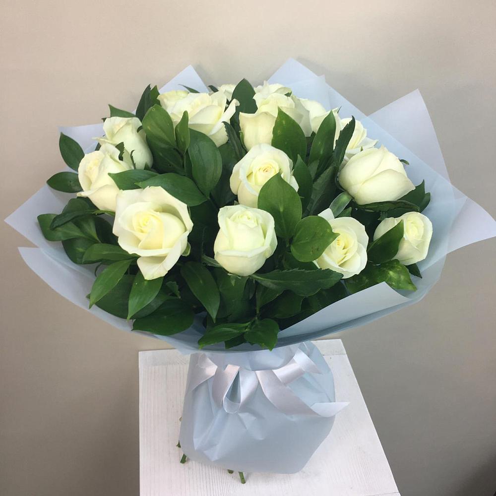 Букет 15 Белых роз Проуд в Фаустово
