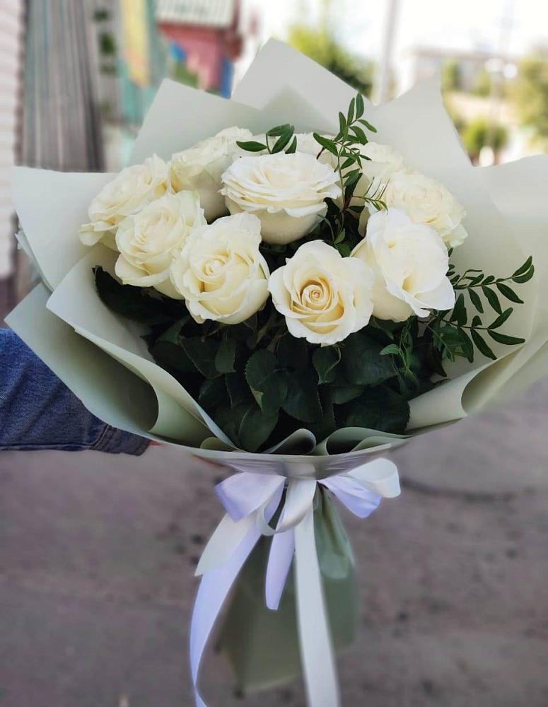 Букет Белые розы Проуд в Фаустово