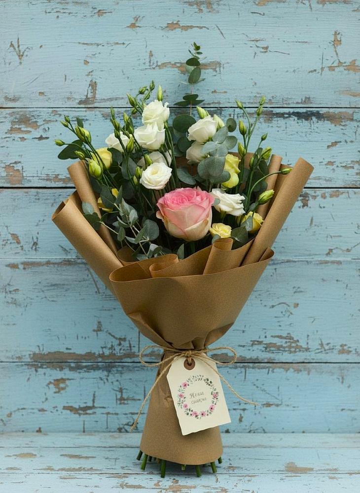 Букет цветов из: Розы и Лизиантусы в Фаустово