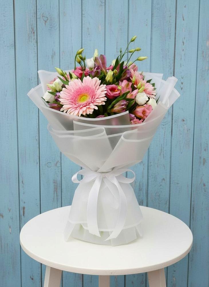 Букет цветов из: Герберы, Альстромерии и Лизиантусы в Фаустово