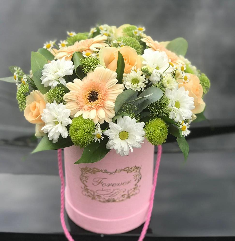 Цветочная композиция из Розы, Герберы и Хризантемы в шляпной коробке в Фаустово