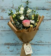Букет цветов из:  Розы и Лизиантусы в Фаустово