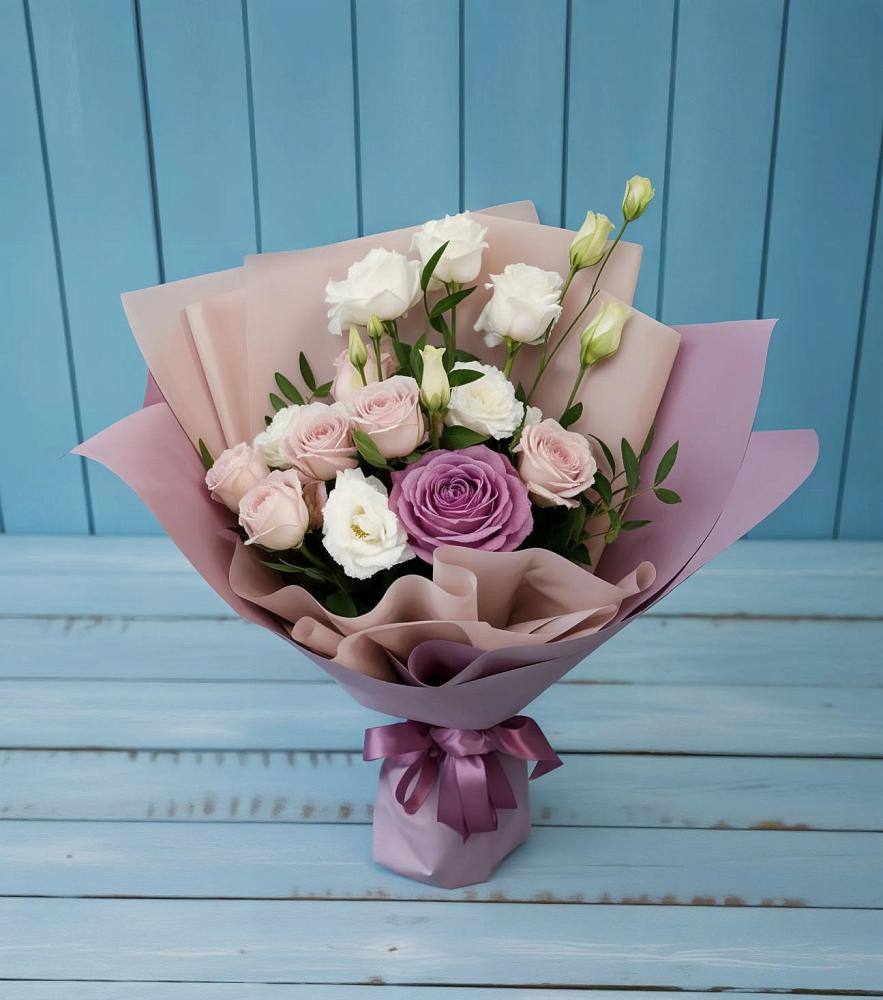 Букет цветов из: Розы и Лизиантусы в Фаустово